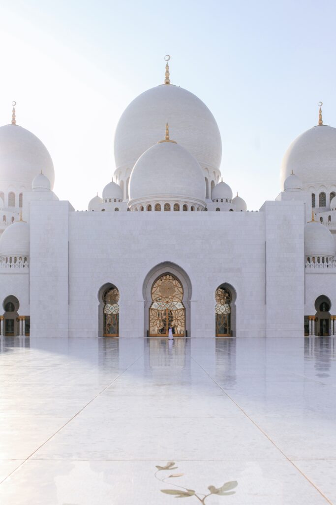Sheikh Zayed Grand Mosque in Abu Dhabi. Reflect the light and heat of the sun,